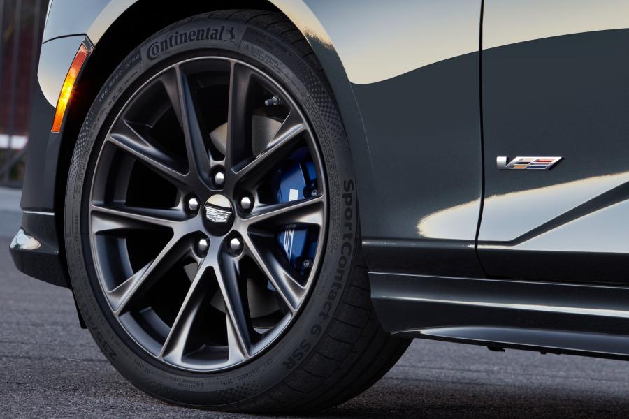 Колеса Cadillac CT4-V 2019 года  (фото 15 из 32)